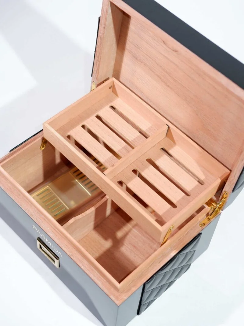 Parmida Siyah Deri Geçişli Raflı Sedir Ağacı Nemlendirici Humidor PHUM0237 - Parmida
